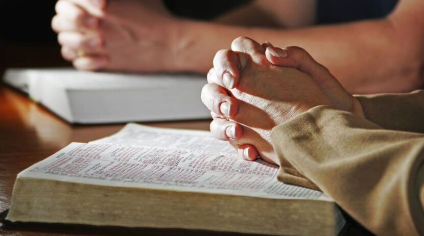 9 أشياء عن الصلاة في الكتاب المقدَّس